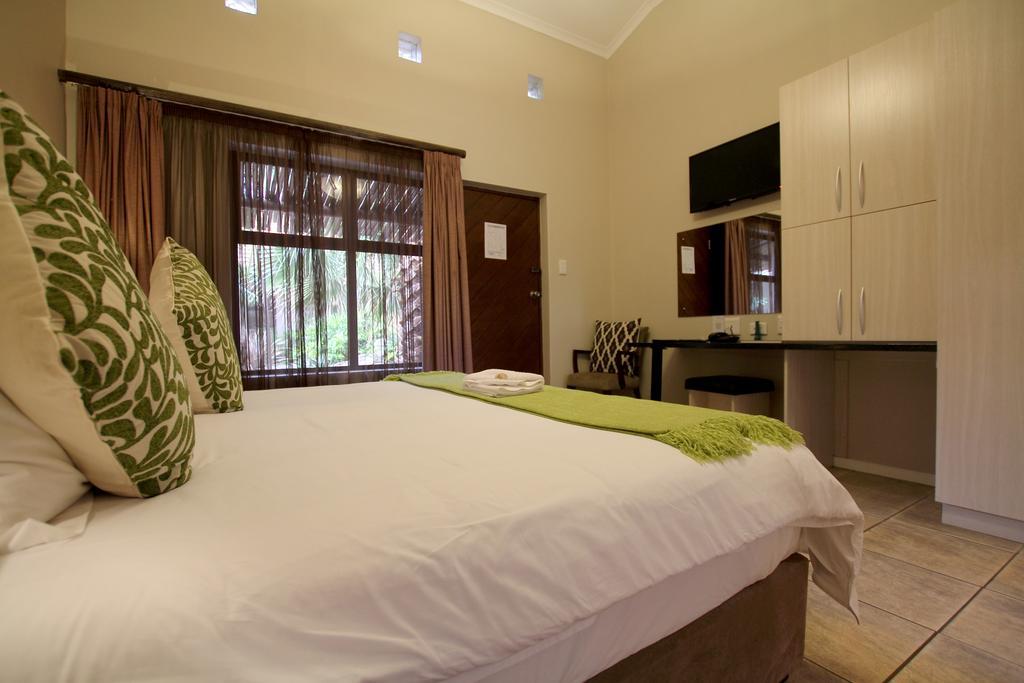 Ibhayi Guest Lodge - Lion Roars Hotels & Lodges. Порт Елизабет Екстериор снимка