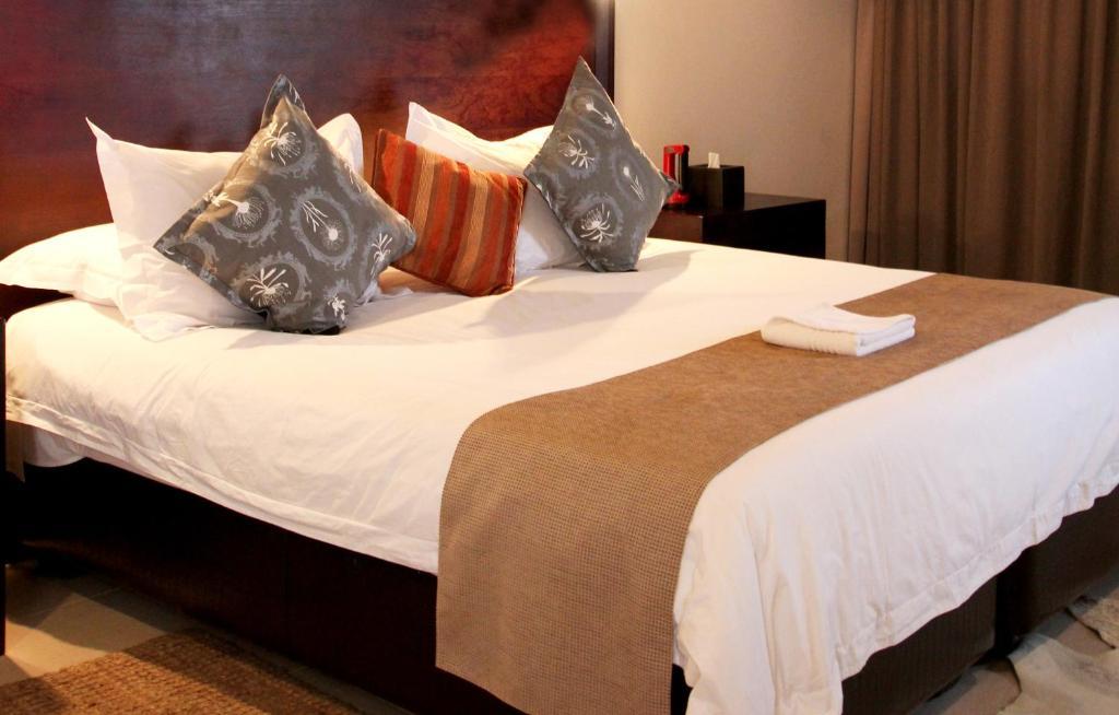 Ibhayi Guest Lodge - Lion Roars Hotels & Lodges. Порт Елизабет Стая снимка